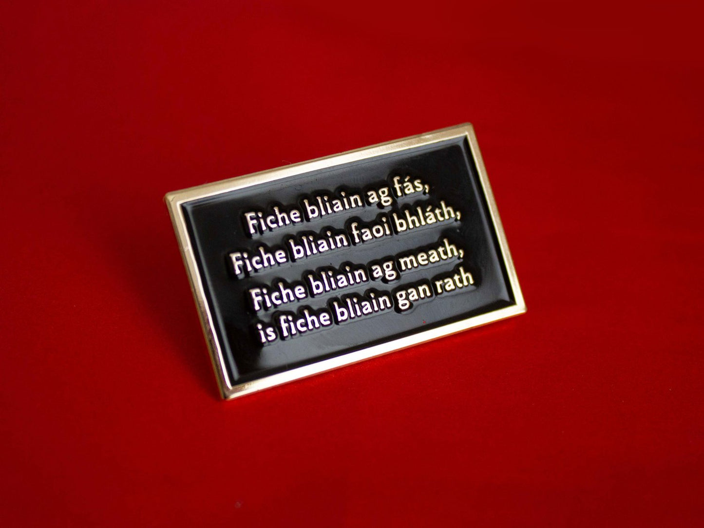 Fiche Bliain faoi Bhláth Pin