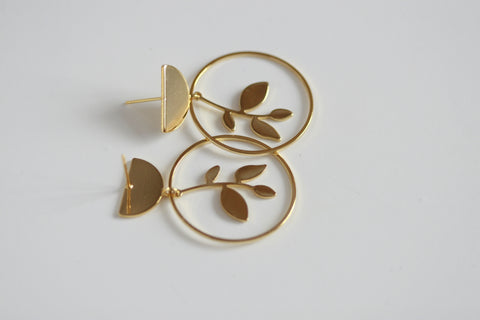 Leaf and Circle Statement Earrings - Stud